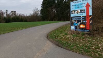 kliknutím zvětšíte III/10422a Chrást